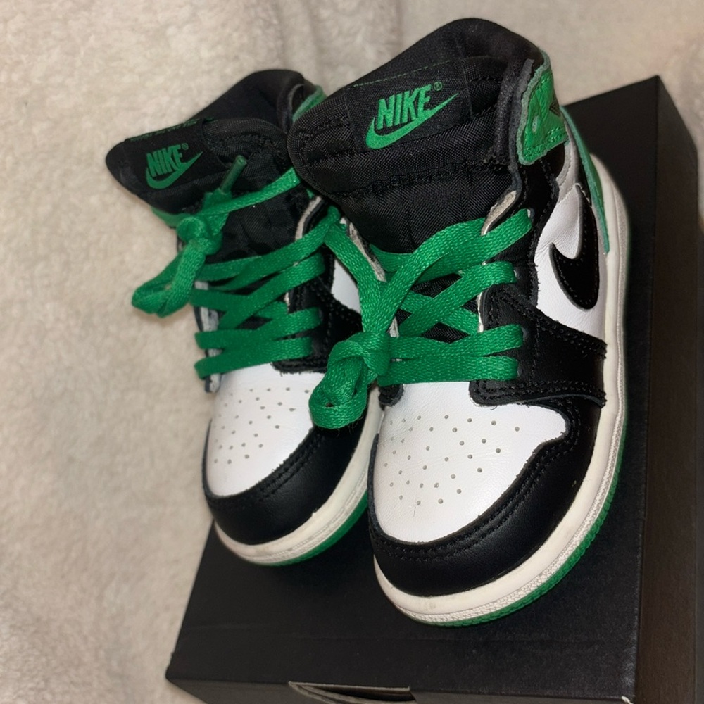 JORDAN 1 RETRO HIGH OG (7C)